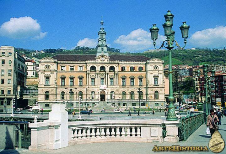 Lux Cityhall + Parking Bilbao Exteriér fotografie